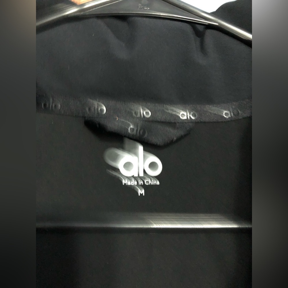 Alo Stretch woven street puffer jacket - Picture 11 of 11